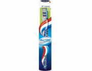 Aquafresh_all v jednom ochranném středním zubním kartáčku