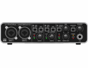 Behringer UMC204HD doplňkové hudební příslušenství