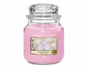 Svíčka ve skleněné dóze Yankee Candle, Polibky sněhové vločky, 410 g