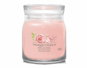 Svíčka ve skleněné dóze Yankee Candle, Čerstvě nařezané růže, 368 g