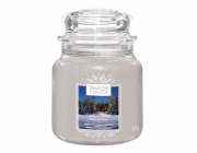 Svíčka ve skleněné dóze Yankee Candle, Chata ozářená svíčkou, 410 g